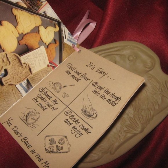 VINTAGE 1986 BROWN BAG COOKIE ART RUNNING RABBIT DESIGN CERAMIC COOKIE MOLD - Picture 7 of 7